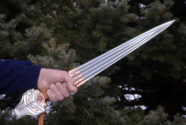 Modern rendition of Tlingit sword by Leo Todeschini, posted on http://www.vikingsword.com by Harry Mariniakis. 40 cm (15.75 inches)